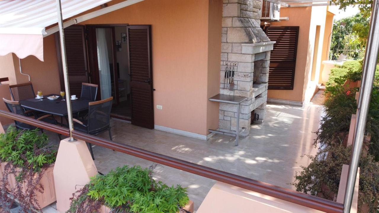 Apartment Ecio Vinkuran Exterior photo