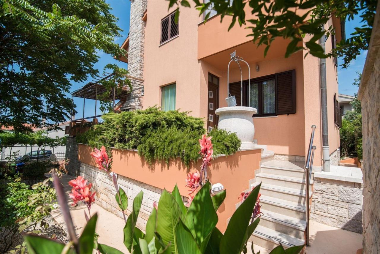 Apartment Ecio Vinkuran Exterior photo