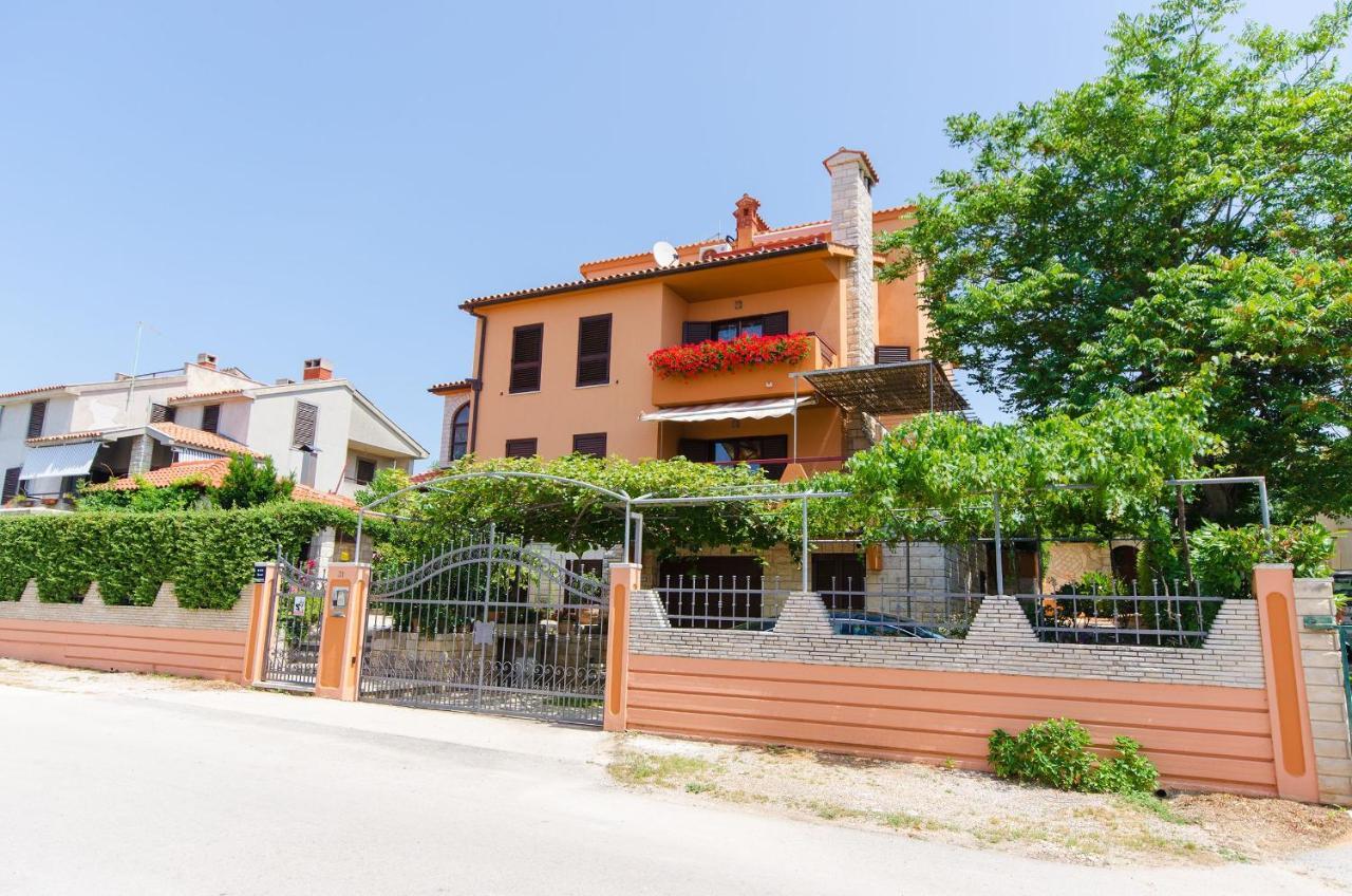 Apartment Ecio Vinkuran Exterior photo