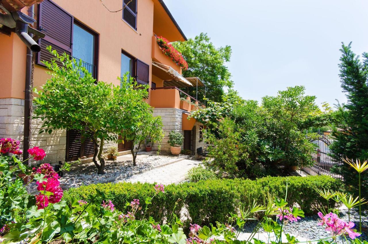 Apartment Ecio Vinkuran Exterior photo